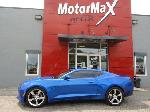 Used 2016 Chevrolet Camaro LT w/ RS Package RWD image 5