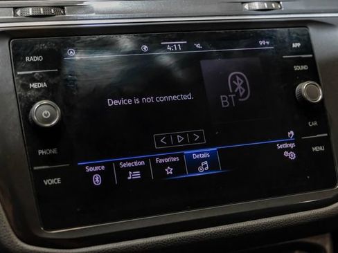 Used 2021 Volkswagen Tiguan SEL FWD image 32