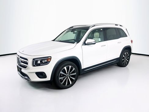 Used 2022 Mercedes-Benz GLB 250 image 3