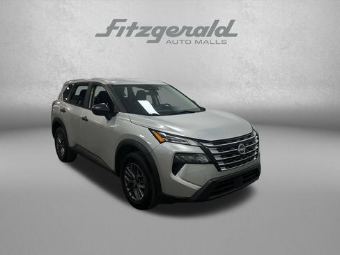 Used 2024 Nissan Rogue S FWD image 8