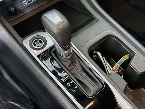 Used 2025 Nissan Sentra SV w/ All-Weather Package FWD image 16