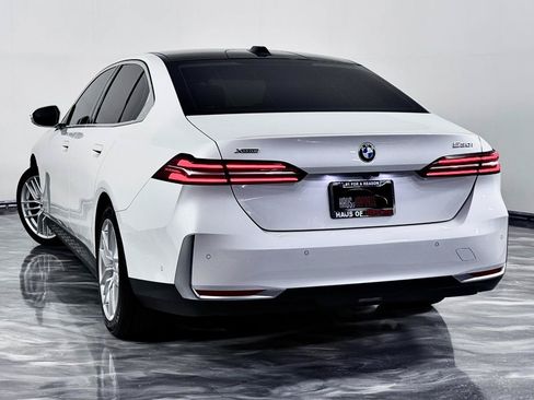 Used 2024 BMW 530i xDrive w/ Executive Package AWD/4WD image 9