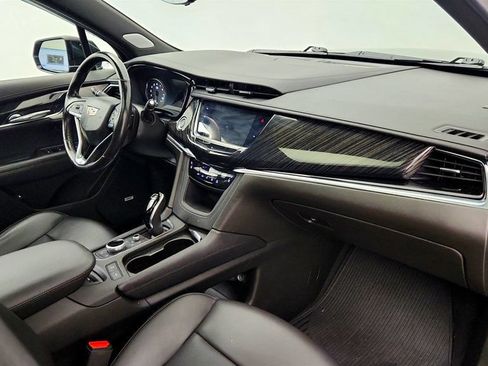 Used 2022 Cadillac XT6 Premium Luxury w/ Technology Package AWD/4WD image 25