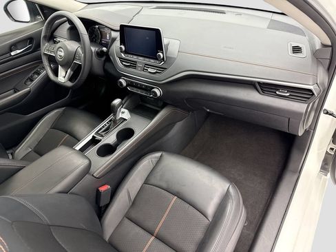 Used 2022 Nissan Altima 2.5 SR w/ Midnight Edition Package FWD image 15