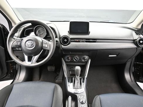 Used 2017 Toyota Yaris iA image 14