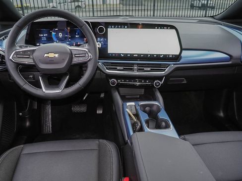Used 2025 Chevrolet Equinox EV LT w/ Convenience Package FWD image 10