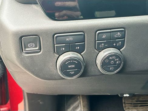Used 2024 Chevrolet Silverado 1500 LTZ image 10