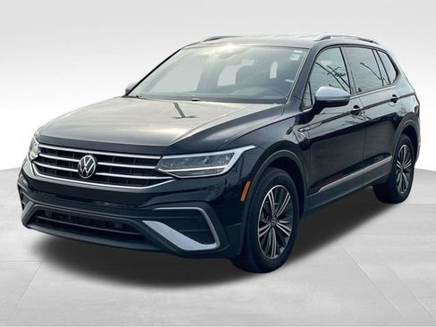 Used 2024 Volkswagen Tiguan Wolfsburg Edition image 3