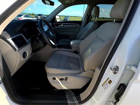 Used 2022 Volkswagen Atlas SE image 16