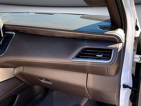 Used 2021 Chevrolet Tahoe Z71 w/ Z71 Off-Road Package image 27