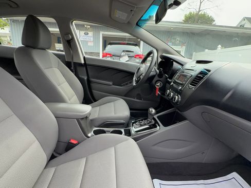 Used 2018 Kia Forte LX FWD image 19