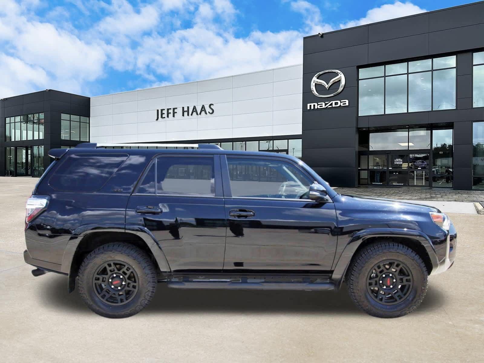 Used 2023 Toyota 4Runner SR5 Premium w/ Moonroof Package RWD image 5
