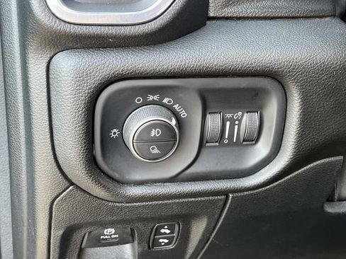 Used 2025 RAM 1500 Laramie AWD/4WD image 28