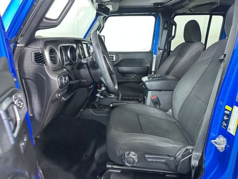 Used 2023 Jeep Wrangler Unlimited w/ Cold Weather Group image 11