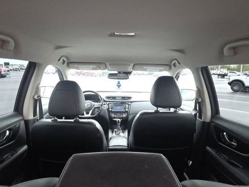 Used 2017 Nissan Rogue SL image 13