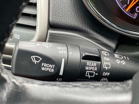 Used 2020 Jeep Grand Cherokee Limited AWD/4WD image 23
