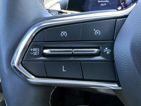 Used 2024 Chevrolet Traverse LT AWD/4WD image 17