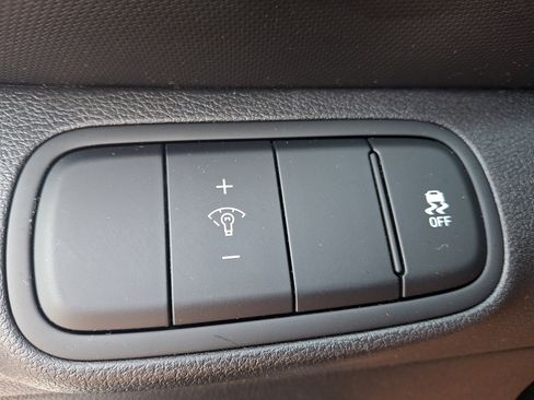 Certified 2023 Hyundai Venue Limited w/ Cargo Package FWD image 27