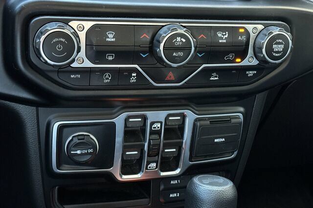 Used 2022 Jeep Wrangler Unlimited Sport AWD/4WD image 18