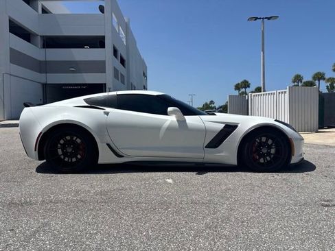 Used 2019 Chevrolet Corvette Z06 RWD image 2
