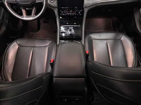 Used 2023 Jeep Grand Cherokee Limited w/ Black Appearance Package AWD/4WD image 56
