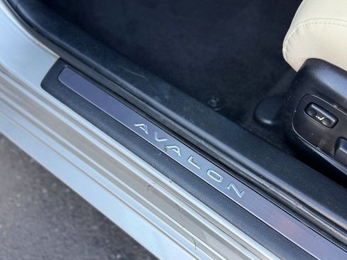 Used 2014 Toyota Avalon Limited image 7