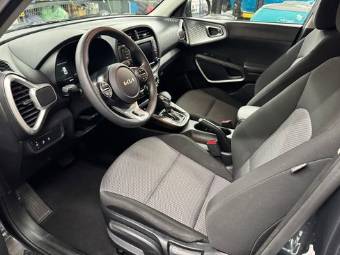 Used 2024 Kia Soul LX w/ Option Group 015 image 13