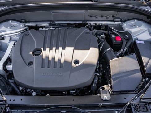 New 2026 Volvo XC60 B5 Ultra w/ Climate Package image 19