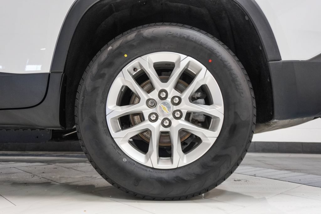 Used 2021 Chevrolet Traverse LT FWD image 35