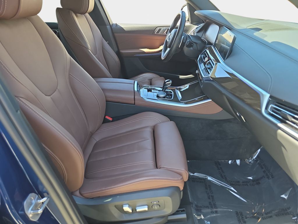 Used 2022 BMW X5 sDrive40i w/ M Sport Package RWD image 12
