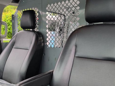 Used 2020 Ford Transit 150 Low Roof RWD image 7