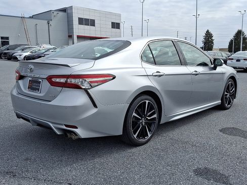 Used 2018 Toyota Camry XSE image 7