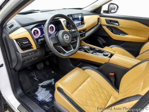 Used 2021 Nissan Rogue Platinum image 10