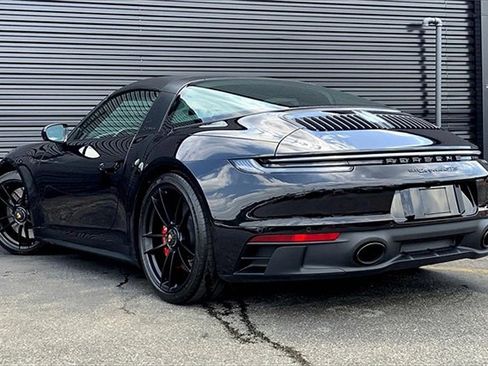 Used 2023 Porsche 911 Targa 4 GTS image 11