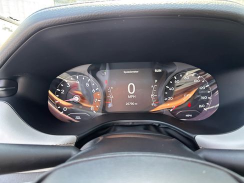 Used 2023 Jeep Compass Limited image 10