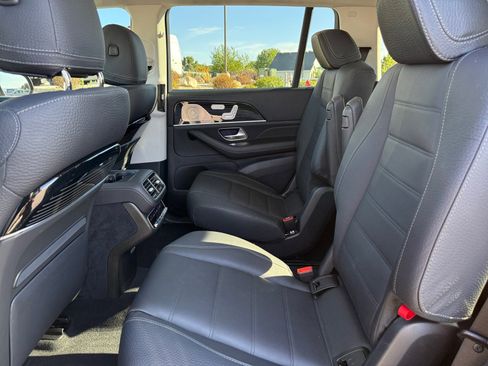 Used 2024 Mercedes-Benz GLS 580 4MATIC image 17
