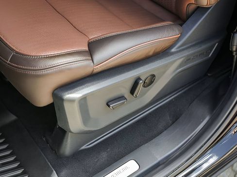 Used 2025 Ford Expedition King Ranch AWD/4WD image 8