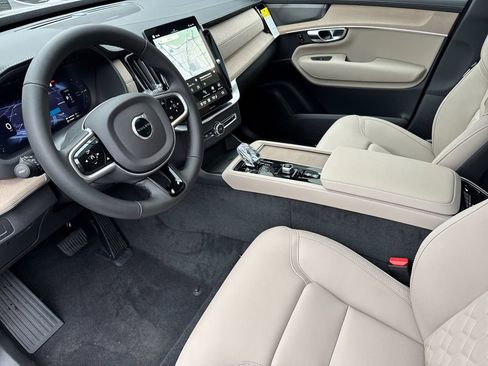 New 2026 Volvo XC90 T8 Plus image 9