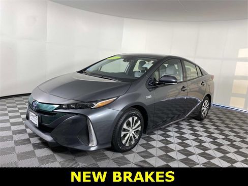 Used 2017 Toyota Prius Prime Plus image 4
