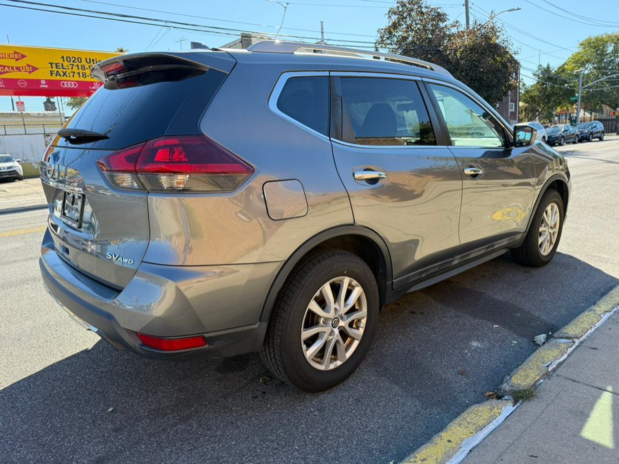 Used 2018 Nissan Rogue SV AWD/4WD image 4
