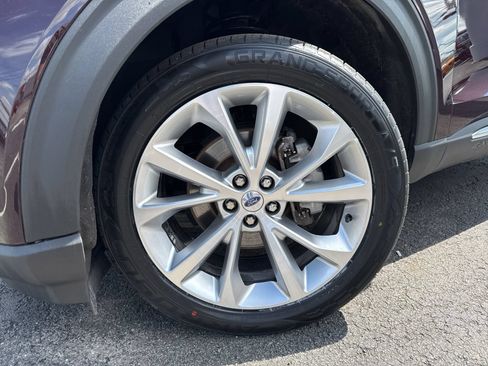 Used 2022 Ford Explorer Platinum w/ Equipment Group 601A AWD/4WD image 56