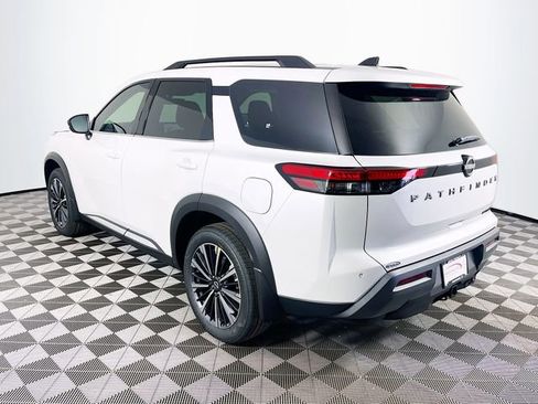 New 2026 Nissan Pathfinder Platinum FWD image 5