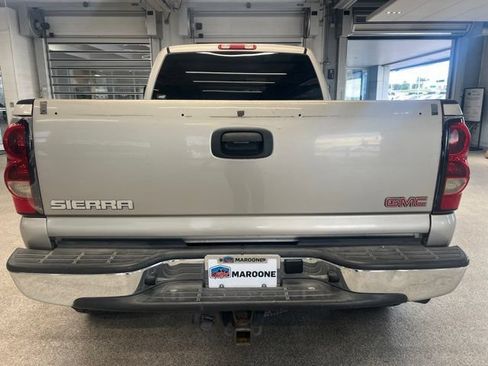 Used 2005 Chevrolet Silverado 2500 LT w/ Heavy-Duty Power Package AWD/4WD image 6