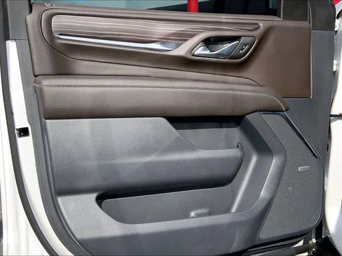 Used 2024 GMC Yukon XL Denali w/ Advanced Technology Package image 22