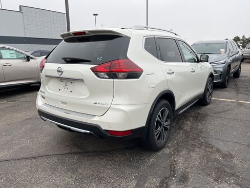 Used 2019 Nissan Rogue SV w/ Sun & Sound Touring Package image 4