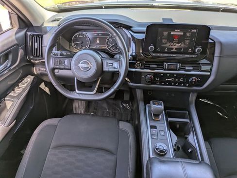 Used 2022 Nissan Pathfinder SV w/ SV Premium Package AWD/4WD image 19