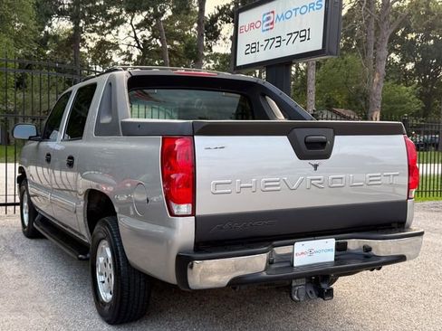 Used 2005 Chevrolet Avalanche LS w/ Avalanche South-West Package RWD image 5