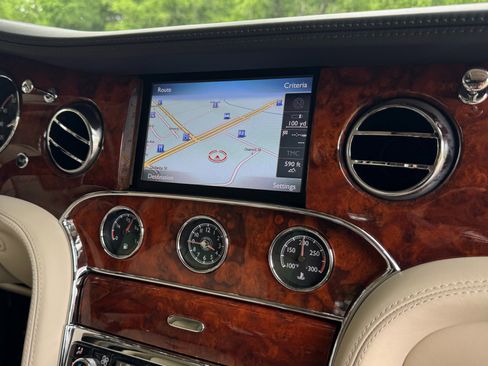 Used 2013 Bentley Mulsanne w/ Rear Entertainment Pkg image 38