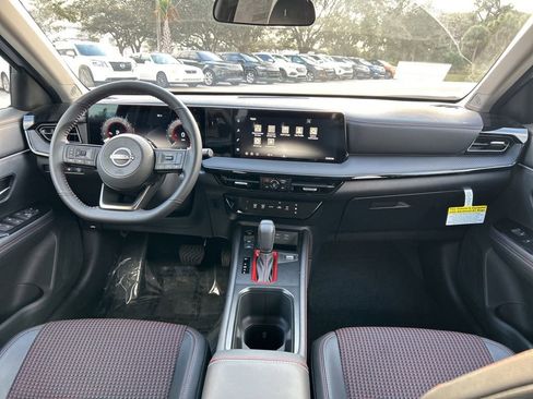 New 2026 Nissan Kicks SR image 10
