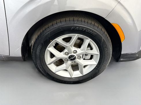 Used 2024 Kia Soul LX w/ Option Group 015 FWD image 31